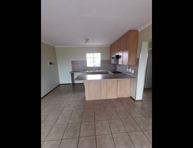 3 BEDROOM TOWNHOUSE FOR SALE IN ERAND GARDENS